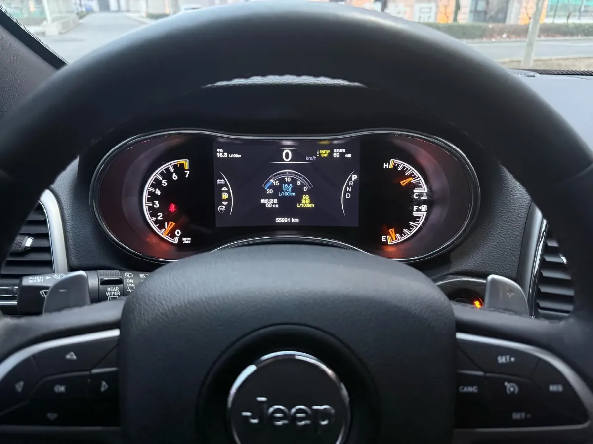 2017 Jeep Grand Cherokee 3.6L 286HP V6 8AT,autocango,china used car exporter,china ev exporter,chinese used car exporter,chinese used ev exporter