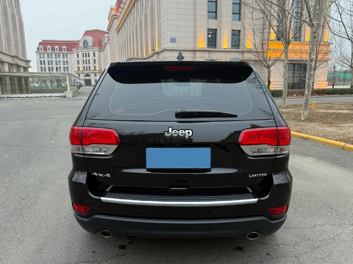 2017 Jeep Grand Cherokee 3.6L 286HP V6 8AT,autocango,china used car exporter,china ev exporter,chinese used car exporter,chinese used ev exporter
