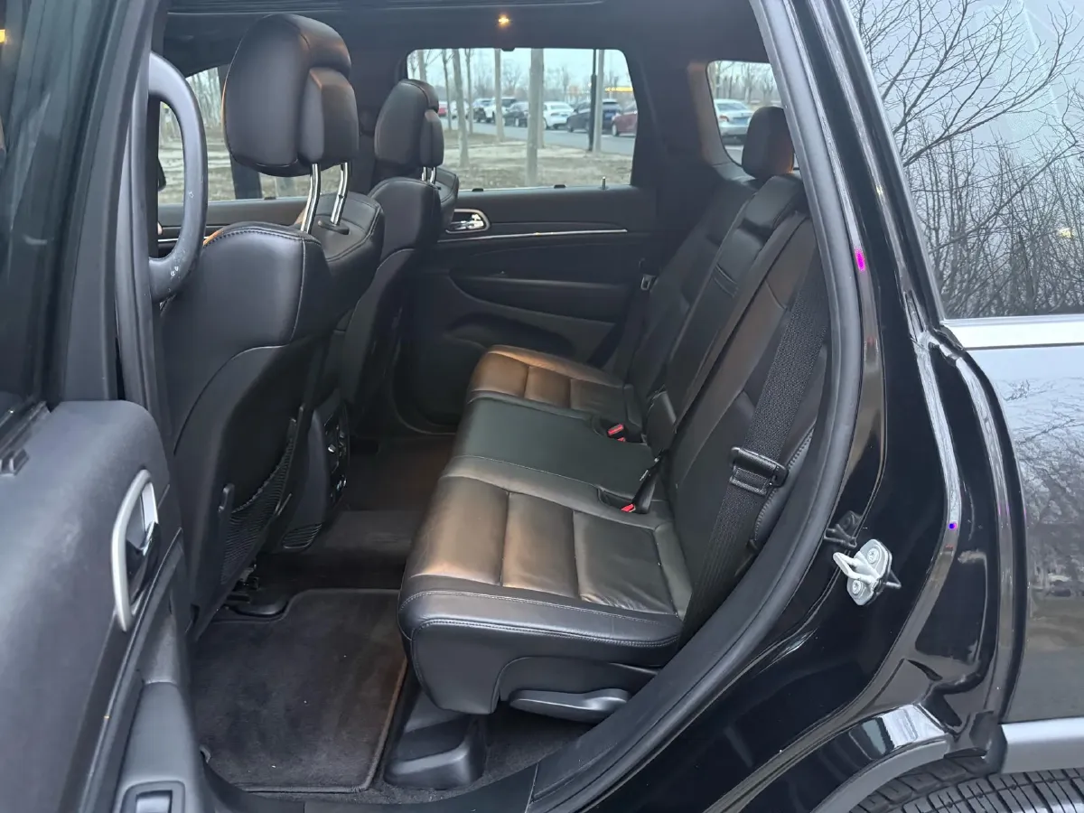 2017 Jeep Grand Cherokee 3.6L 286HP V6 8AT,autocango,china used car exporter,china ev exporter,chinese used car exporter,chinese used ev exporter