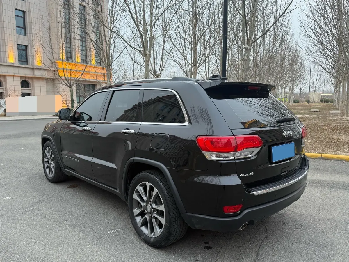2017 Jeep Grand Cherokee 3.6L 286HP V6 8AT,autocango,china used car exporter,china ev exporter,chinese used car exporter,chinese used ev exporter