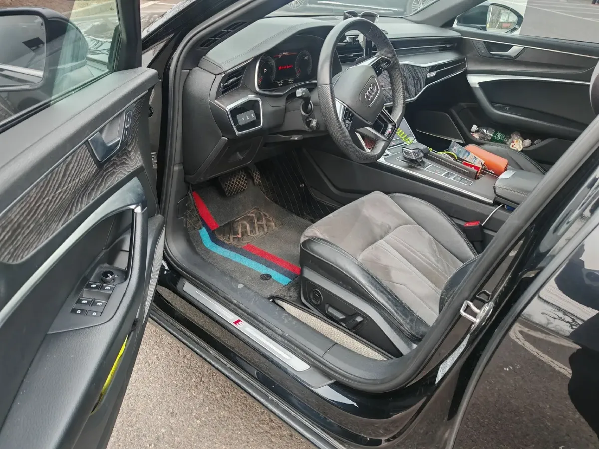 2021 Audi A6L 2.0T 224HP L4 7DCT,autocango,china used car exporter,china ev exporter,chinese used car exporter,chinese used ev exporter