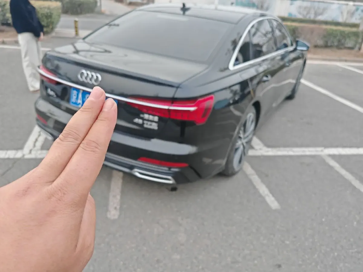2021 Audi A6L 2.0T 224HP L4 7DCT,autocango,china used car exporter,china ev exporter,chinese used car exporter,chinese used ev exporter