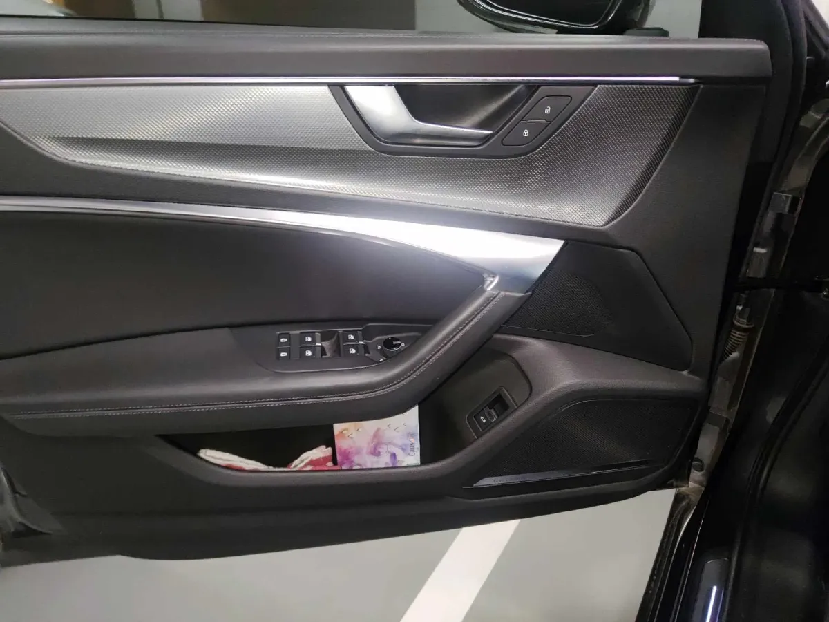 2021 Audi A6L 2.0T 224HP L4 7DCT,autocango,china used car exporter,china ev exporter,chinese used car exporter,chinese used ev exporter