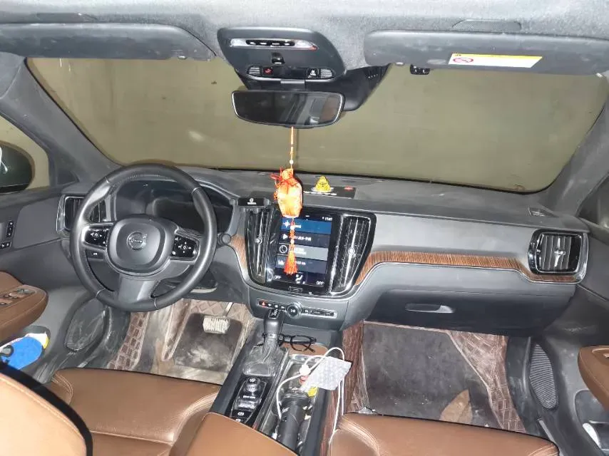 2021 Volvo S60 2.0T 190HP L4 8AT,autocango,china used car exporter,china ev exporter,chinese used car exporter,chinese used ev exporter