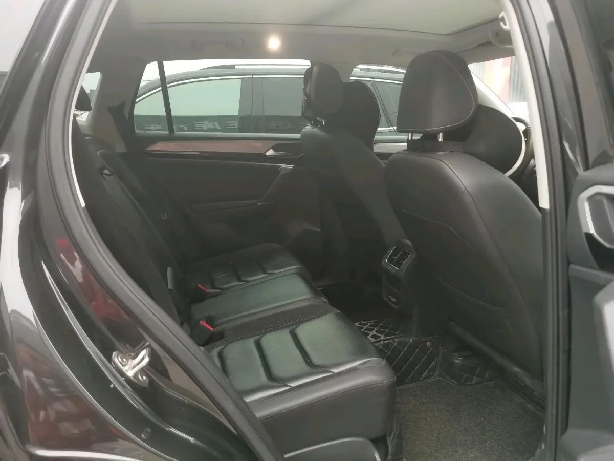 2019 Jeep Cherokee 2.0T 234HP L4 9AT,autocango,china used car exporter,china ev exporter,chinese used car exporter,chinese used ev exporter