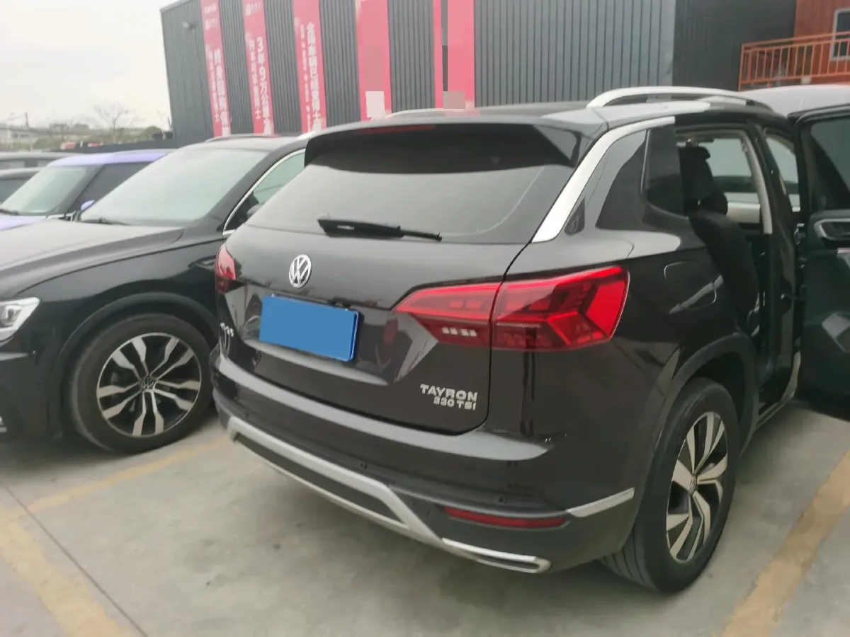 2019 Jeep Cherokee 2.0T 234HP L4 9AT,autocango,china used car exporter,china ev exporter,chinese used car exporter,chinese used ev exporter