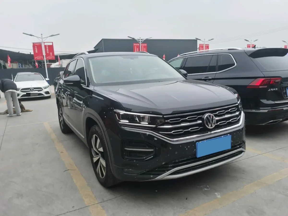 2019 Jeep Cherokee 2.0T 234HP L4 9AT,autocango,china used car exporter,china ev exporter,chinese used car exporter,chinese used ev exporter