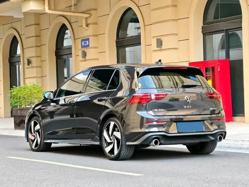 2021 Volkswagen GolfGTI 2.0T 220HP L4 7DCT,autocango,china used car exporter,china ev exporter,chinese used car exporter,chinese used ev exporter