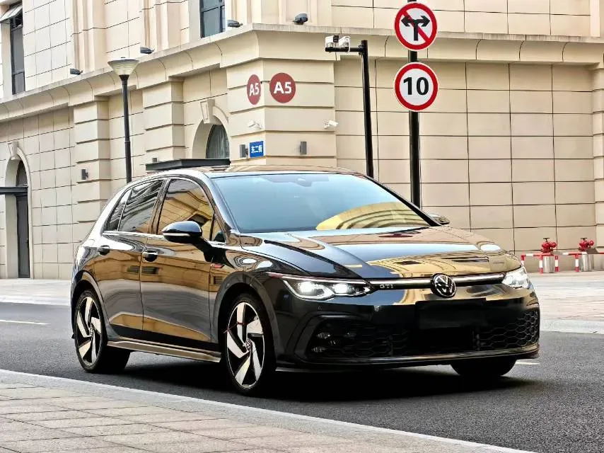 2021 Volkswagen GolfGTI 2.0T 220HP L4 7DCT,autocango,china used car exporter,china ev exporter,chinese used car exporter,chinese used ev exporter