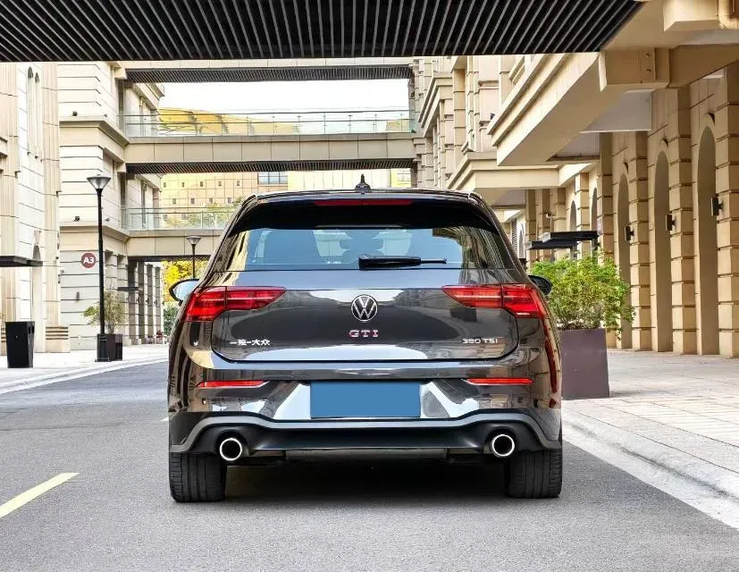 2021 Volkswagen GolfGTI 2.0T 220HP L4 7DCT,autocango,china used car exporter,china ev exporter,chinese used car exporter,chinese used ev exporter