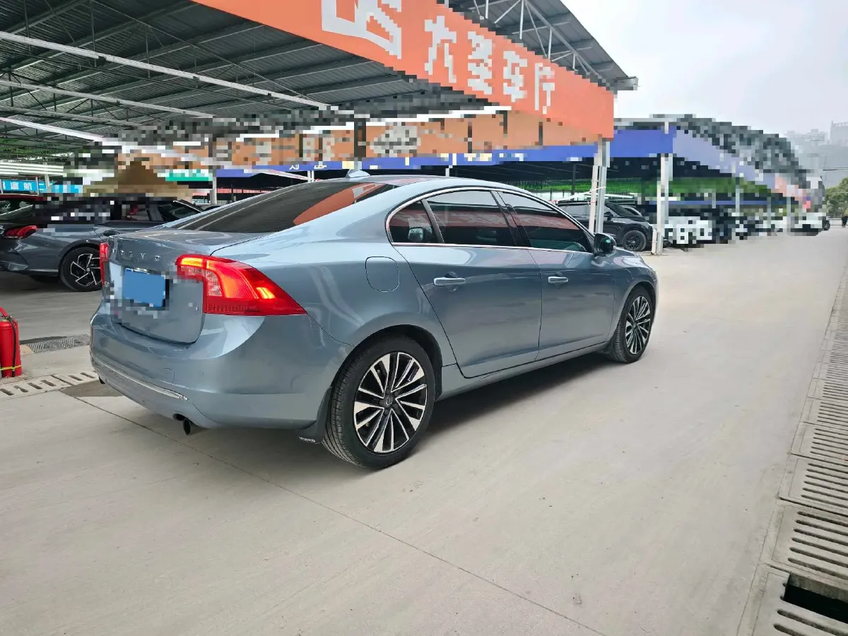 2018 Volvo S60 2.0T 190HP L4 6AT,autocango,china used car exporter,china ev exporter,chinese used car exporter,chinese used ev exporter