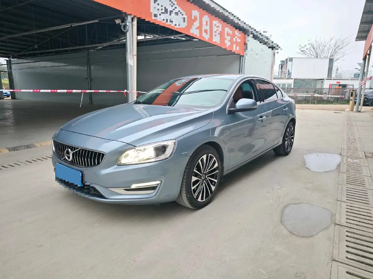 2018 Volvo S60 2.0T 190HP L4 6AT,autocango,china used car exporter,china ev exporter,chinese used car exporter,chinese used ev exporter