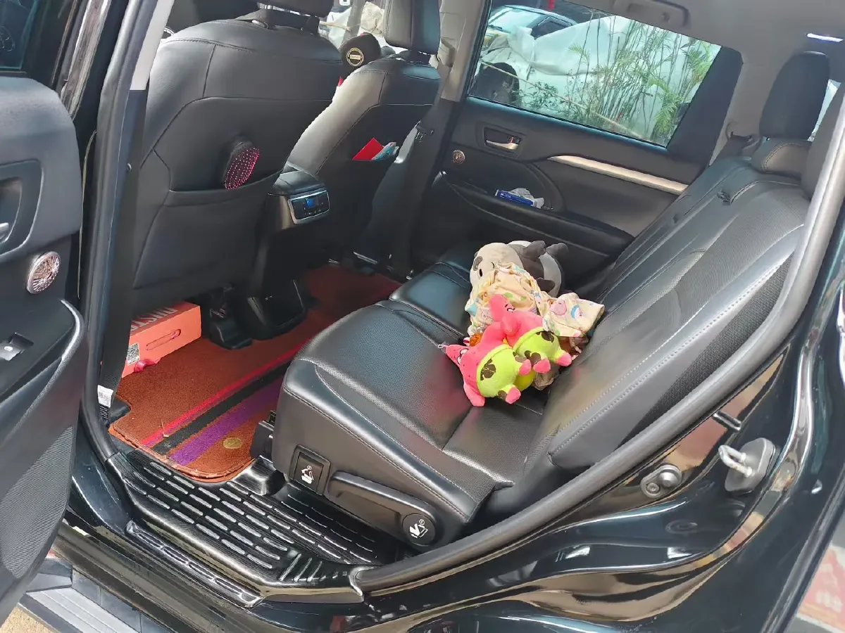 2021 Toyota Highlander 2.0T 220HP L4 6AT,autocango,china used car exporter,china ev exporter,chinese used car exporter,chinese used ev exporter