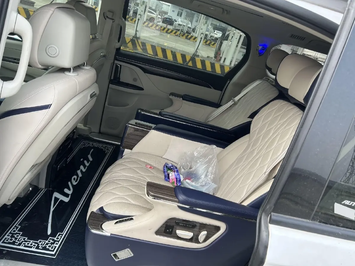 2021 Buick GL8 2.0T 237HP L4 9AT,autocango,china used car exporter,china ev exporter,chinese used car exporter,chinese used ev exporter