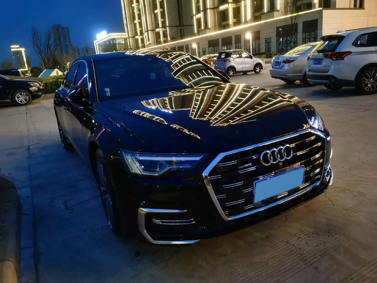 2025 Audi A6L 2.0T 245HP L4 7DCT,autocango,china used car exporter,china ev exporter,chinese used car exporter,chinese used ev exporter