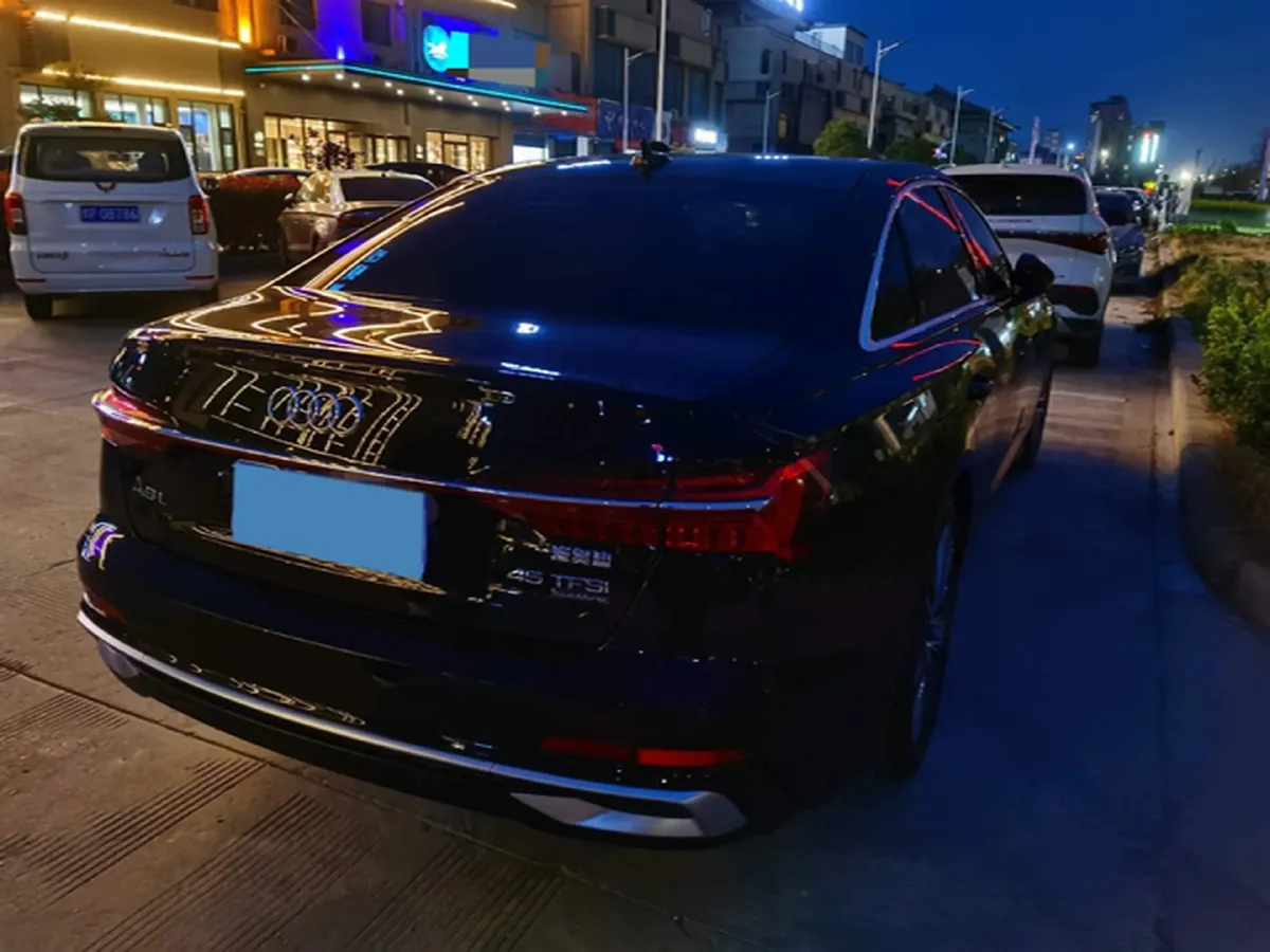 2025 Audi A6L 2.0T 245HP L4 7DCT,autocango,china used car exporter,china ev exporter,chinese used car exporter,chinese used ev exporter