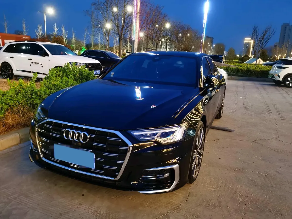 2025 Audi A6L 2.0T 245HP L4 7DCT,autocango,china used car exporter,china ev exporter,chinese used car exporter,chinese used ev exporter