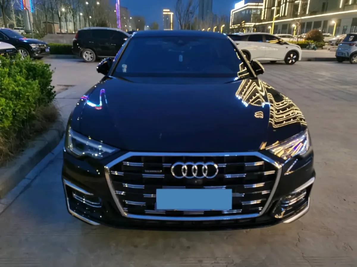 2025 Audi A6L 2.0T 245HP L4 7DCT,autocango,china used car exporter,china ev exporter,chinese used car exporter,chinese used ev exporter