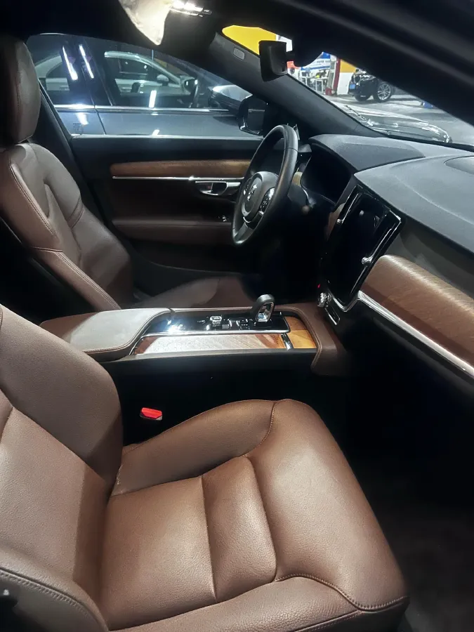 2025 Volvo S90 2.0T 250HP L4 8AT,autocango,china used car exporter,china ev exporter,chinese used car exporter,chinese used ev exporter