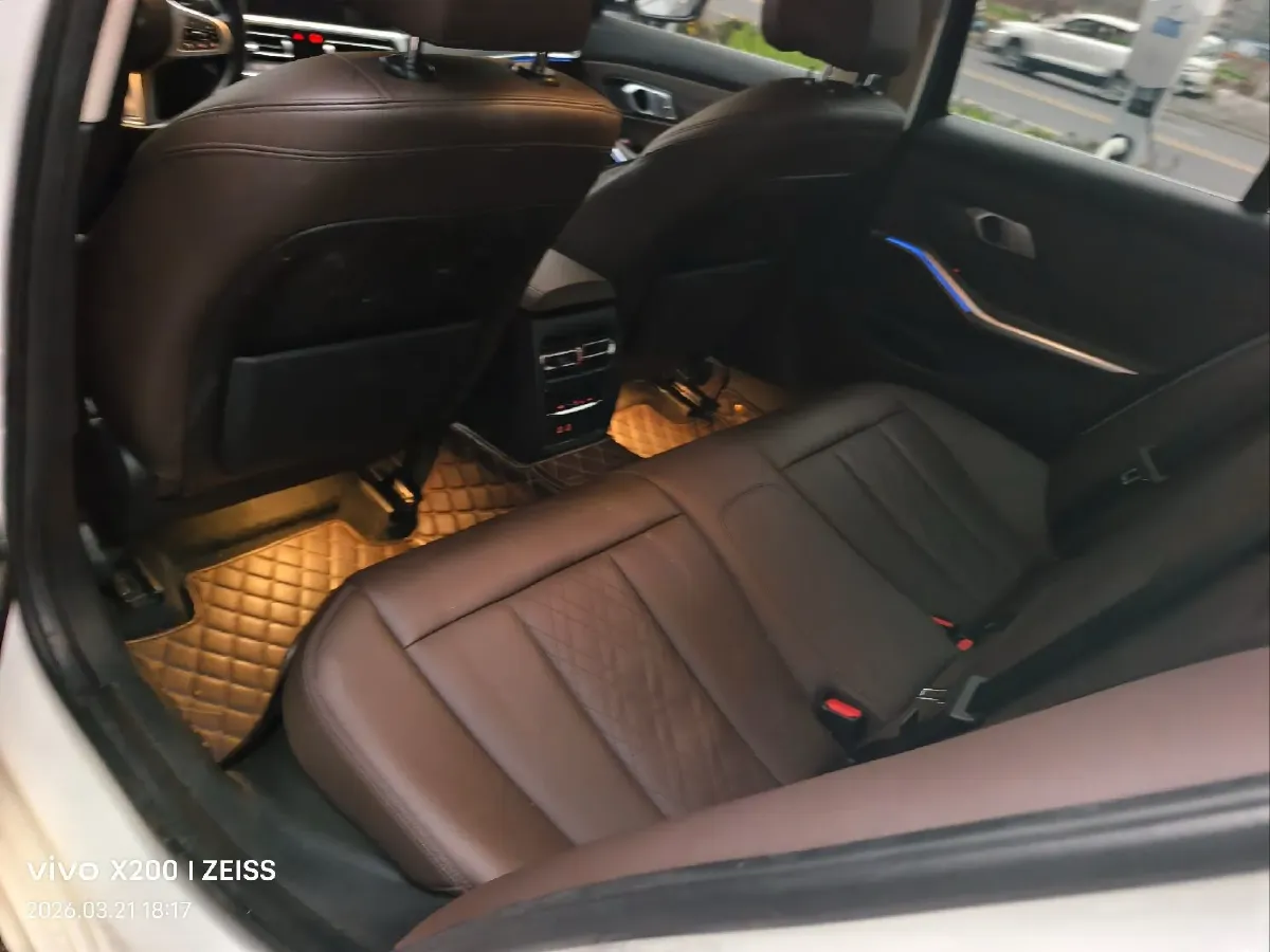 2022 BMW 3 Series 2.0T 184HP L4 8AT,autocango,china used car exporter,china ev exporter,chinese used car exporter,chinese used ev exporter