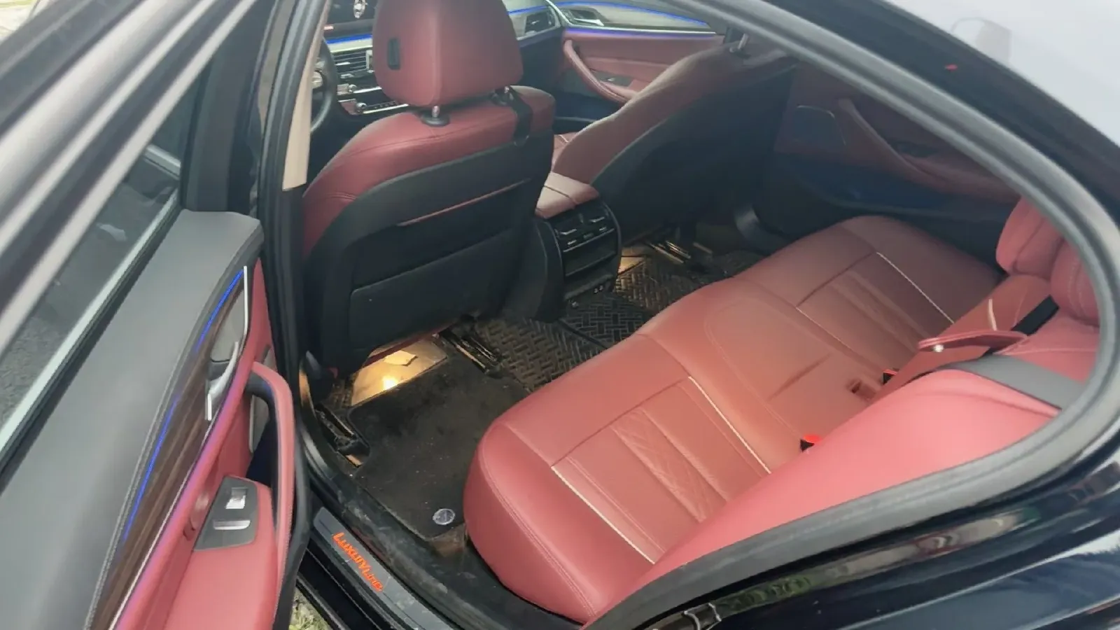 2023 BMW 5 Series 2.0T 245HP L4 8AT,autocango,china used car exporter,china ev exporter,chinese used car exporter,chinese used ev exporter