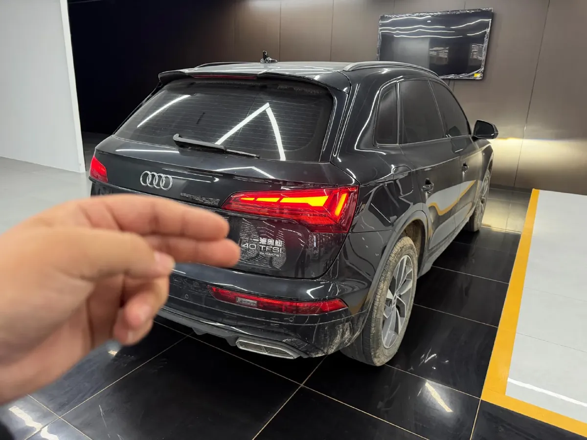 2024 Audi Q5L 2.0T 245HP L4 7DCT,autocango,china used car exporter,china ev exporter,chinese used car exporter,chinese used ev exporter