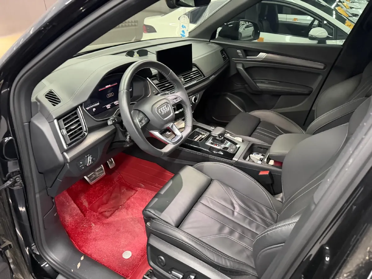 2024 Audi Q5L 2.0T 245HP L4 7DCT,autocango,china used car exporter,china ev exporter,chinese used car exporter,chinese used ev exporter