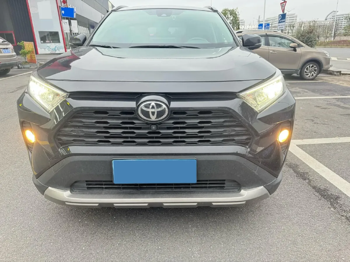 2022 Toyota RAV4 2.0L 171HP L4 CVT,autocango,china used car exporter,china ev exporter,chinese used car exporter,chinese used ev exporter