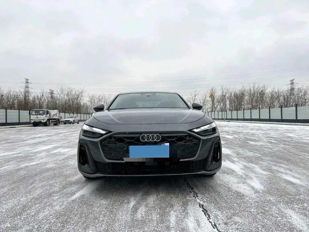 2026 Audi A5L 2.0T 204HP L4 7DCT,autocango,china used car exporter,china ev exporter,chinese used car exporter,chinese used ev exporter