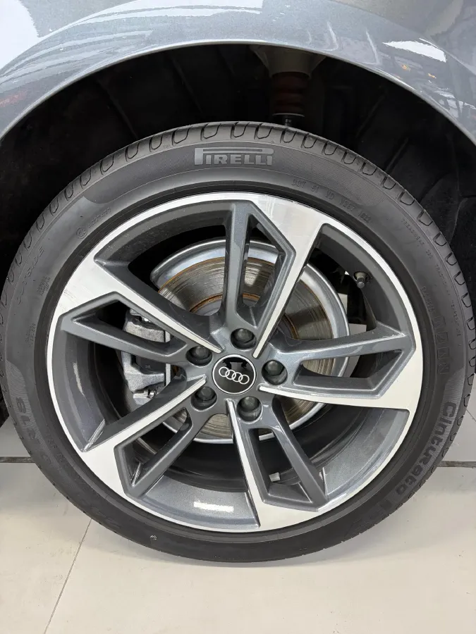 2022 Audi A4L 2.0T 190HP L4 7DCT,autocango,china used car exporter,china ev exporter,chinese used car exporter,chinese used ev exporter