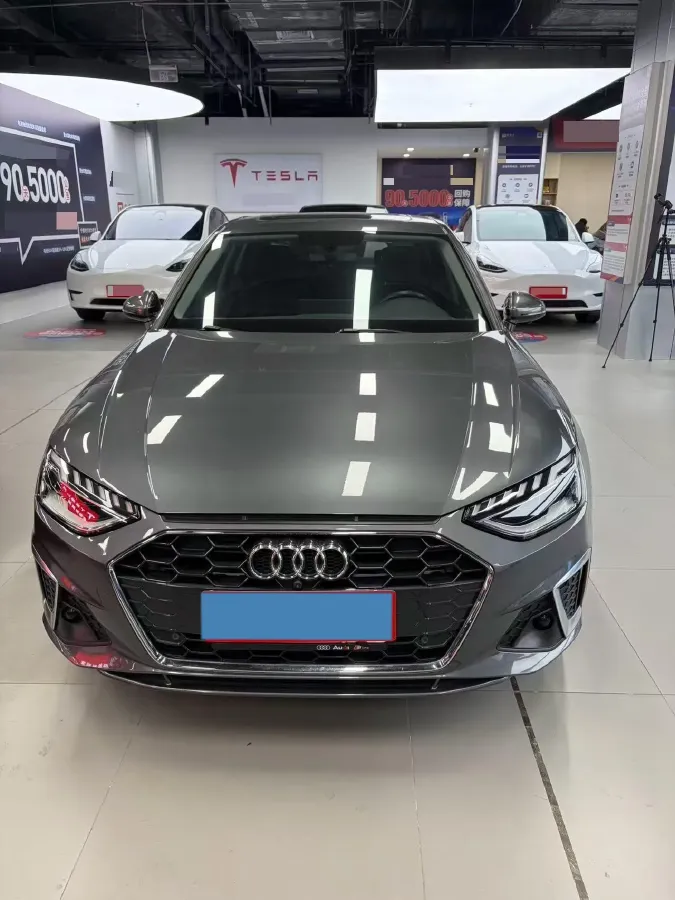 2022 Audi A4L 2.0T 190HP L4 7DCT,autocango,china used car exporter,china ev exporter,chinese used car exporter,chinese used ev exporter