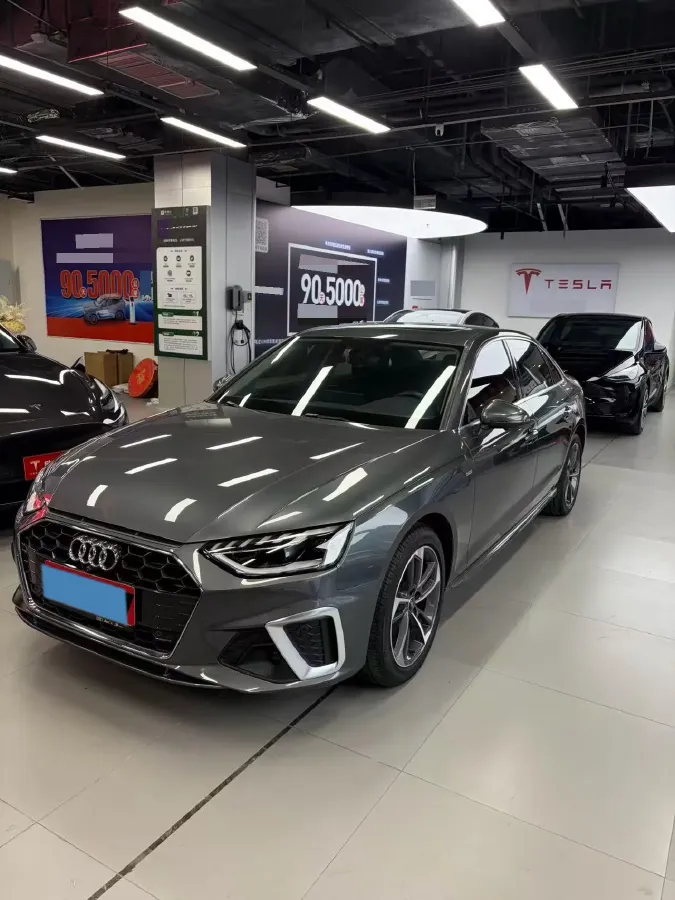 2022 Audi A4L 2.0T 190HP L4 7DCT,autocango,china used car exporter,china ev exporter,chinese used car exporter,chinese used ev exporter