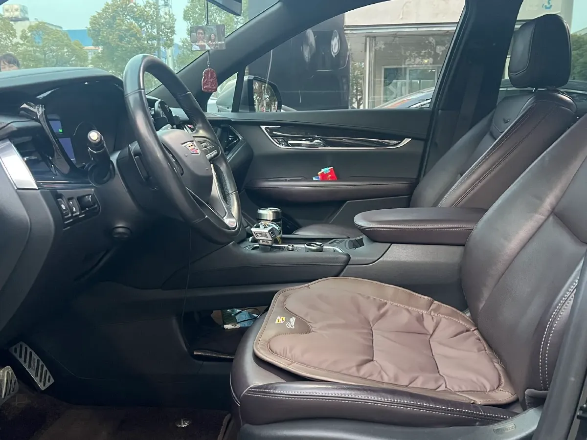 2021 Cadillac XT6 2.0T 237HP L4 9AT,autocango,china used car exporter,china ev exporter,chinese used car exporter,chinese used ev exporter