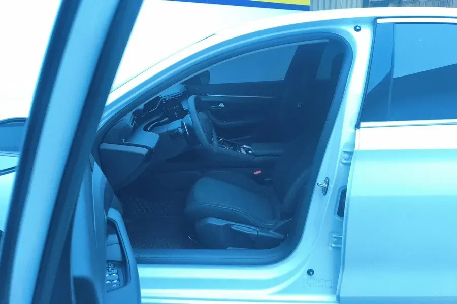 2022 Peugeot 508 1.6T 170HP L4 6AT,autocango,china used car exporter,china ev exporter,chinese used car exporter,chinese used ev exporter