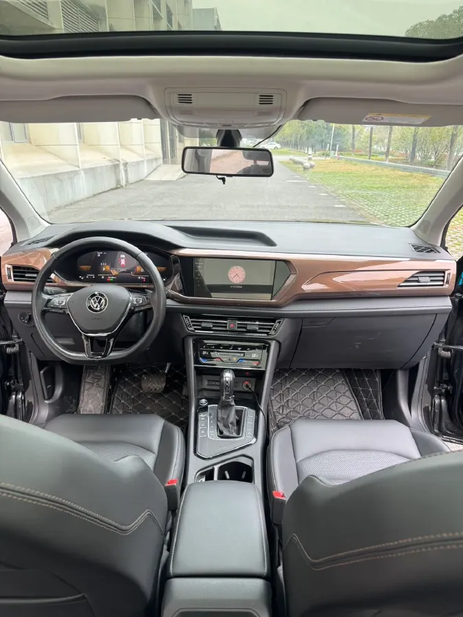 2022 Volkswagen Tharu 2.0T 186HP L4 7DCT,autocango,china used car exporter,china ev exporter,chinese used car exporter,chinese used ev exporter