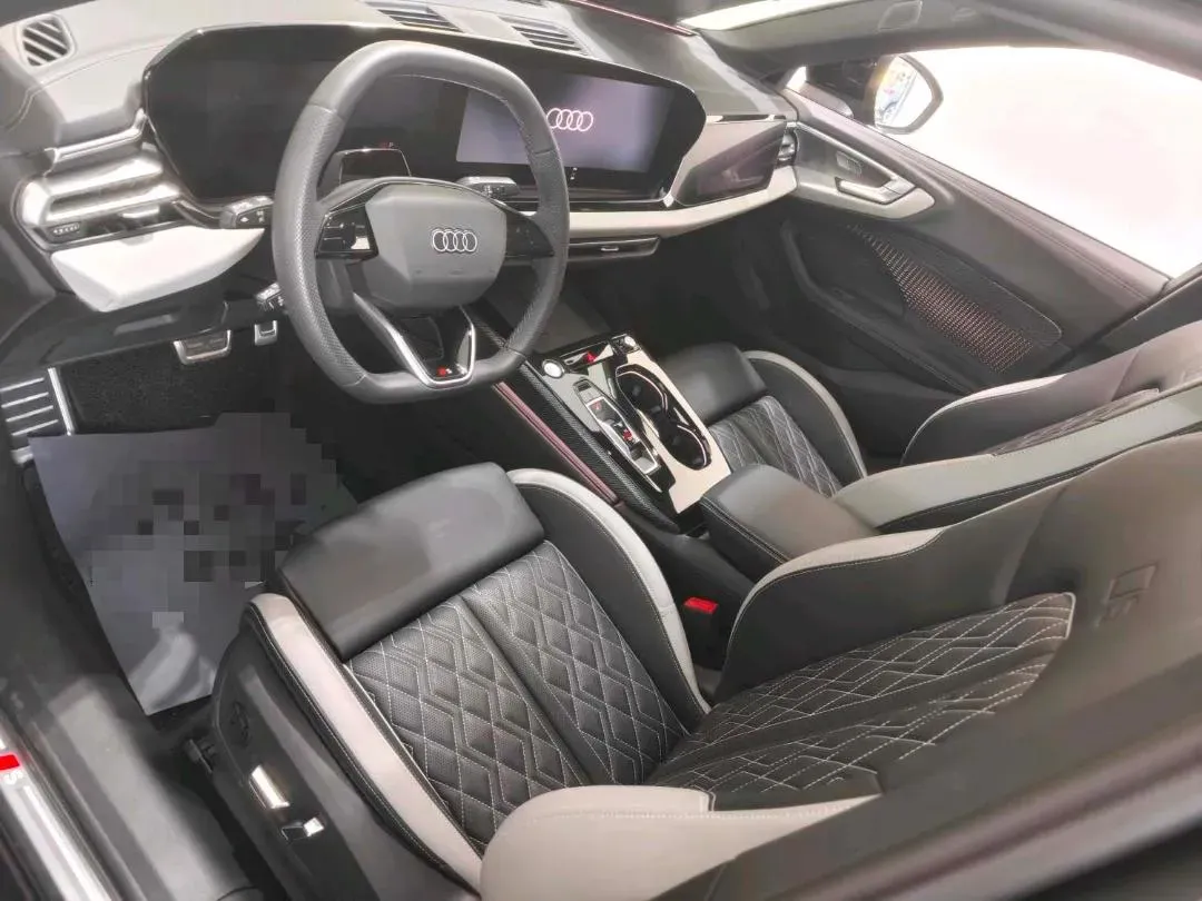 2026 Audi A5L 2.0T 204HP L4 7DCT,autocango,china used car exporter,china ev exporter,chinese used car exporter,chinese used ev exporter