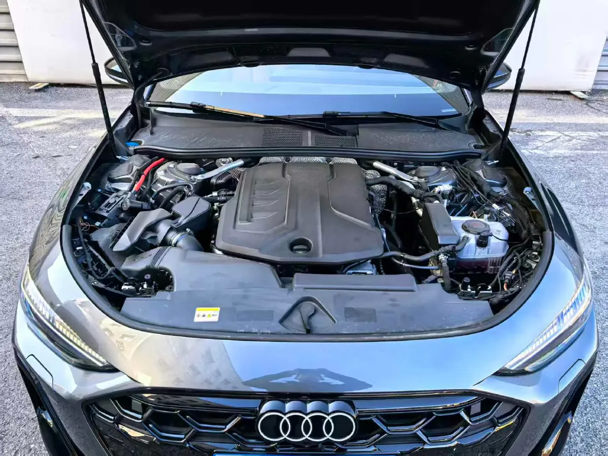 2026 Audi A5L 2.0T 204HP L4 7DCT,autocango,china used car exporter,china ev exporter,chinese used car exporter,chinese used ev exporter