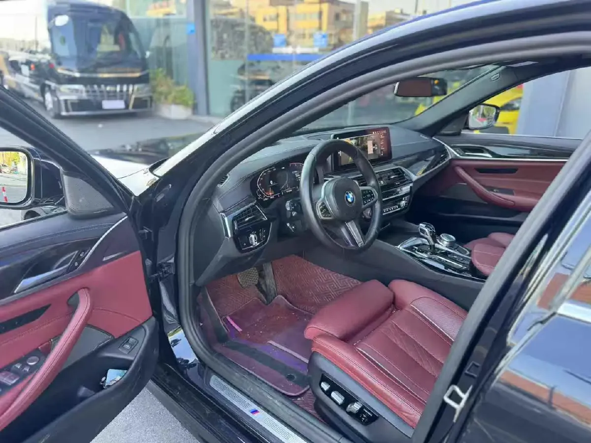 2021 BMW 5 Series 2.0T 252HP L4 8AT,autocango,china used car exporter,china ev exporter,chinese used car exporter,chinese used ev exporter