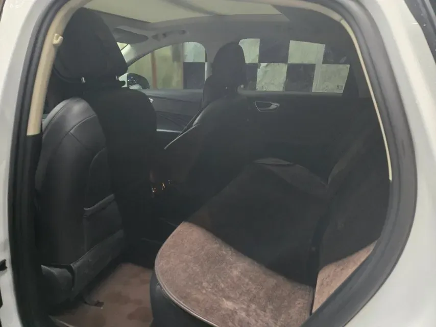 2023 Roewe D7 1.5L 112HP L4 1DHT PHEV 21.4KWH,autocango,china used car exporter,china ev exporter,chinese used car exporter,chinese used ev exporter