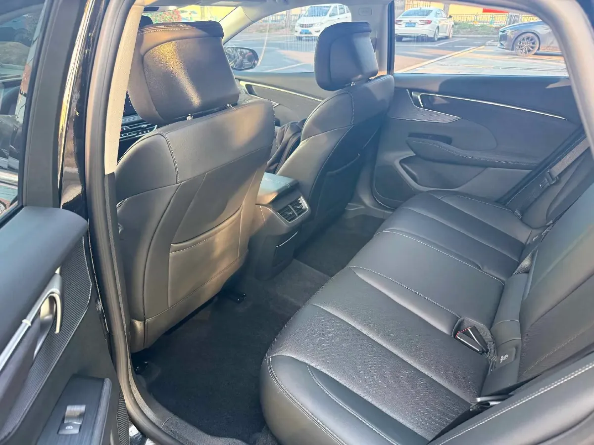 2025 Buick Larcosse 2.0T 237HP L4 9AT,autocango,china used car exporter,china ev exporter,chinese used car exporter,chinese used ev exporter