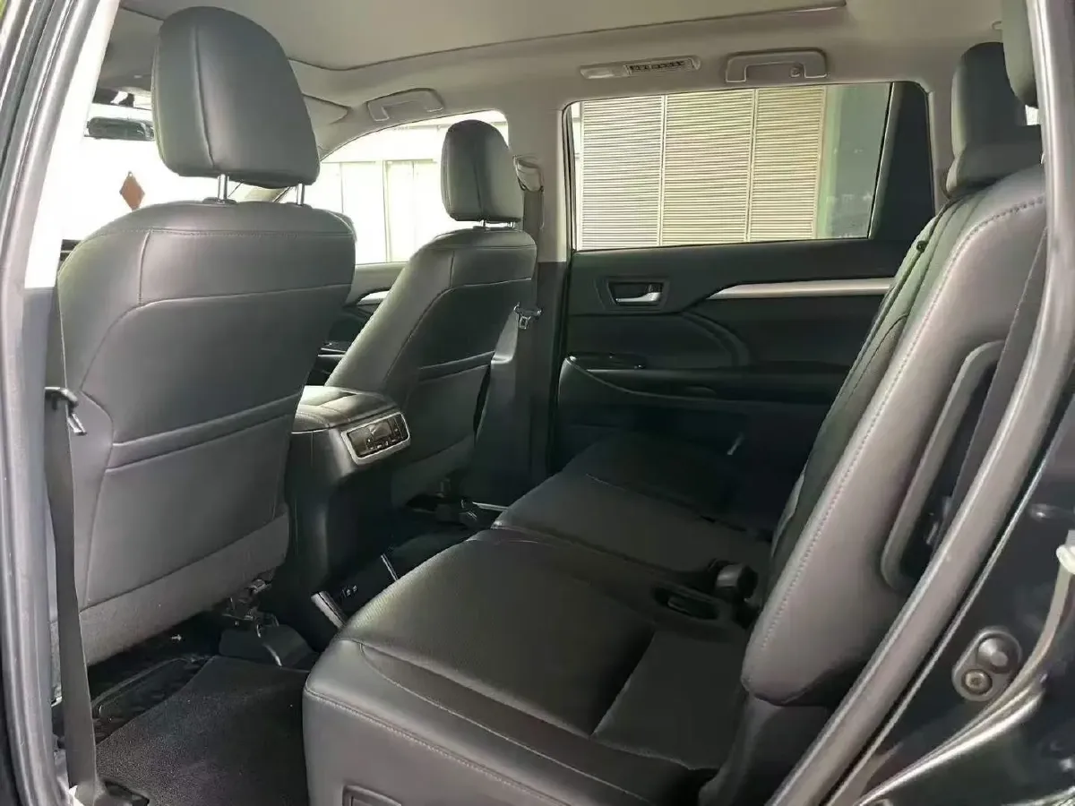 2021 Toyota Highlander 2.0T 220HP L4 6AT,autocango,china used car exporter,china ev exporter,chinese used car exporter,chinese used ev exporter