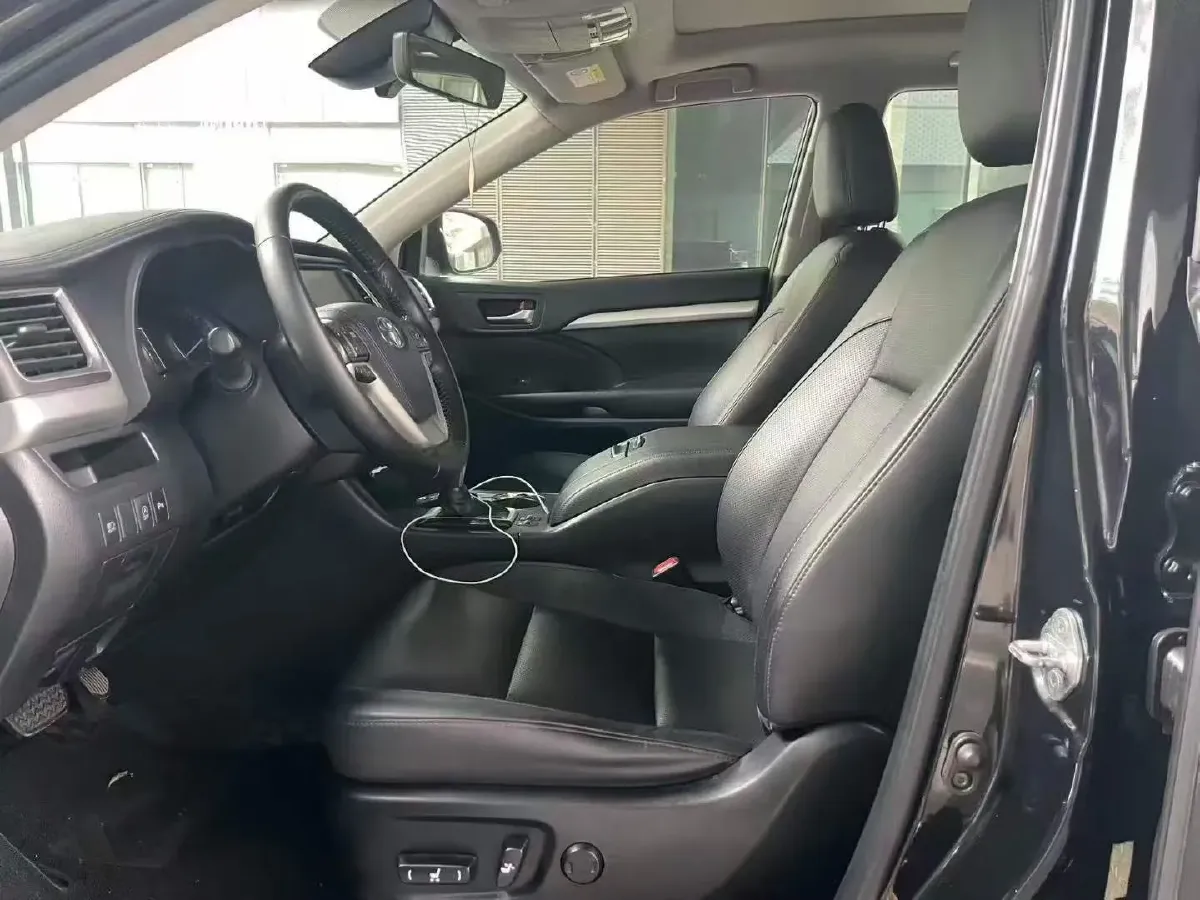 2021 Toyota Highlander 2.0T 220HP L4 6AT,autocango,china used car exporter,china ev exporter,chinese used car exporter,chinese used ev exporter