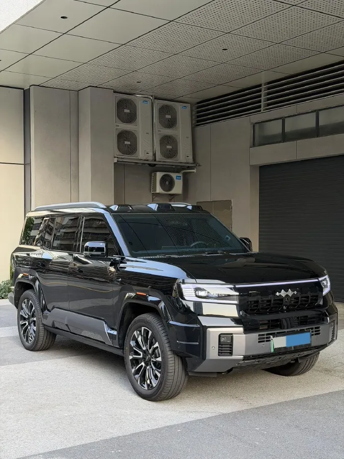 2025 FangChengBao Bao 8 2.0T 245HP L4 E-CVT PHEV,autocango,china used car exporter,china ev exporter,chinese used car exporter,chinese used ev exporter