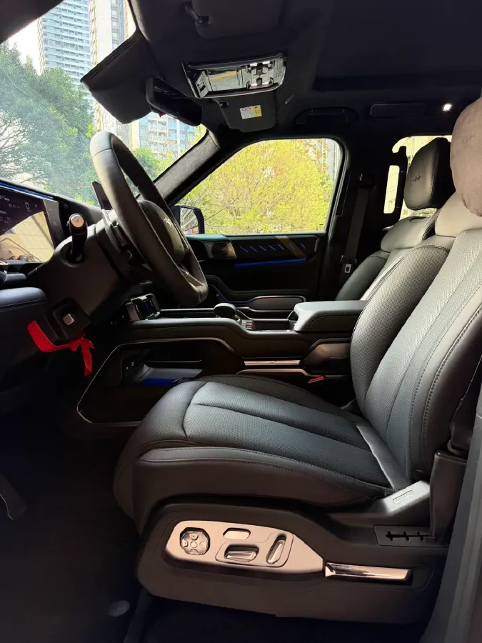 2025 FangChengBao Bao 8 2.0T 245HP L4 E-CVT PHEV,autocango,china used car exporter,china ev exporter,chinese used car exporter,chinese used ev exporter