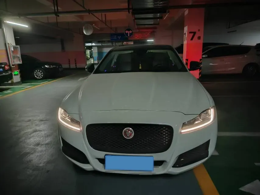 2018 Mercedes-Benz E Class 2.0T 184HP L4 9AT,autocango,china used car exporter,china ev exporter,chinese used car exporter,chinese used ev exporter