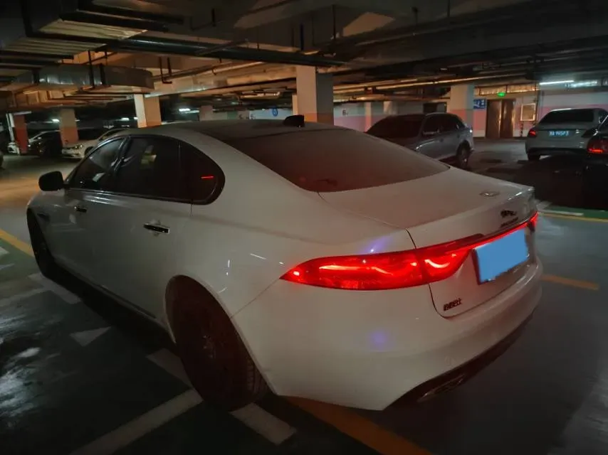 2018 Mercedes-Benz E Class 2.0T 184HP L4 9AT,autocango,china used car exporter,china ev exporter,chinese used car exporter,chinese used ev exporter