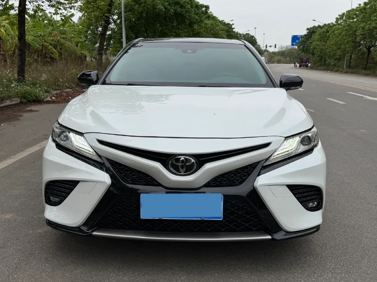 2021 Toyota Camry 2.5L 209HP L4 8AT,autocango,china used car exporter,china ev exporter,chinese used car exporter,chinese used ev exporter