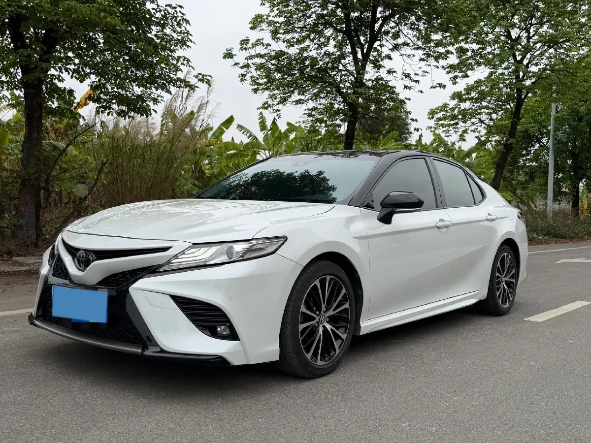 2021 Toyota Camry 2.5L 209HP L4 8AT,autocango,china used car exporter,china ev exporter,chinese used car exporter,chinese used ev exporter