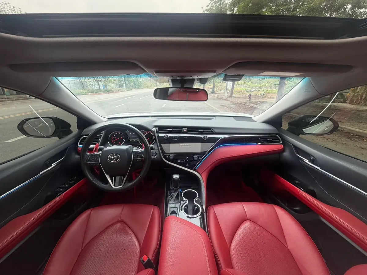 2021 Toyota Camry 2.5L 209HP L4 8AT,autocango,china used car exporter,china ev exporter,chinese used car exporter,chinese used ev exporter