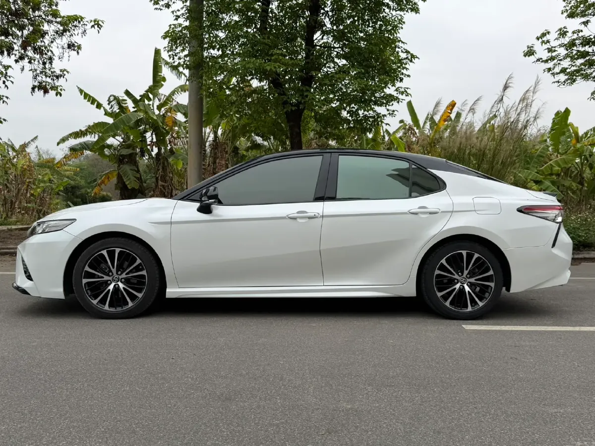 2021 Toyota Camry 2.5L 209HP L4 8AT,autocango,china used car exporter,china ev exporter,chinese used car exporter,chinese used ev exporter